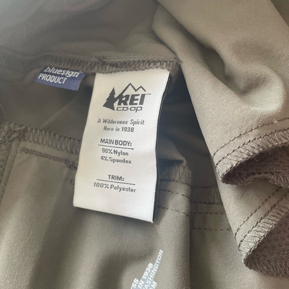 REI Men’s Hiking Pants - Picture 4 of 4